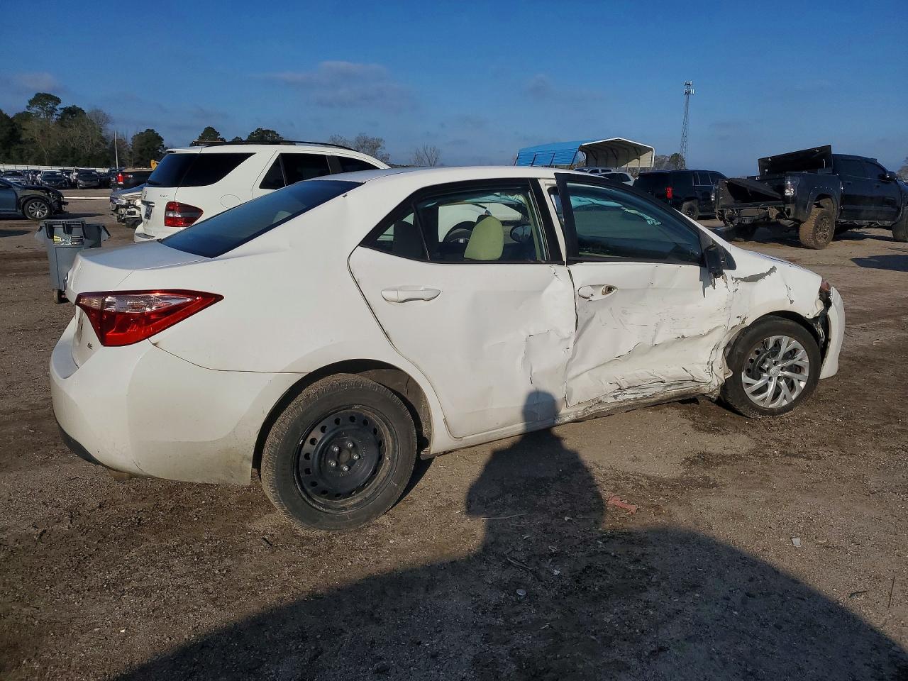 2018 TOYOTA COROLLA L photo 3