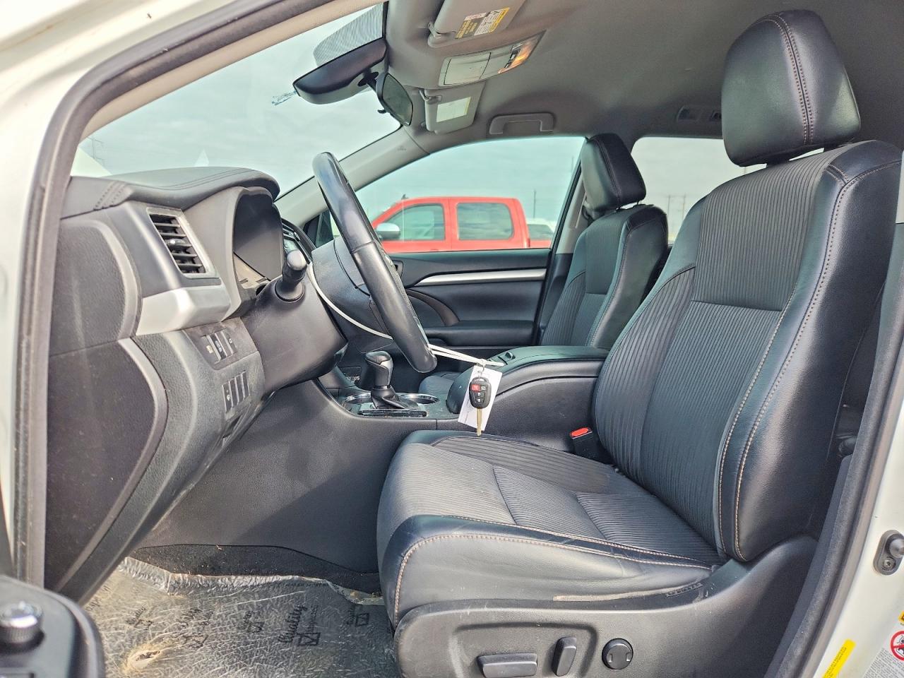 2017 TOYOTA HIGHLANDER photo 19