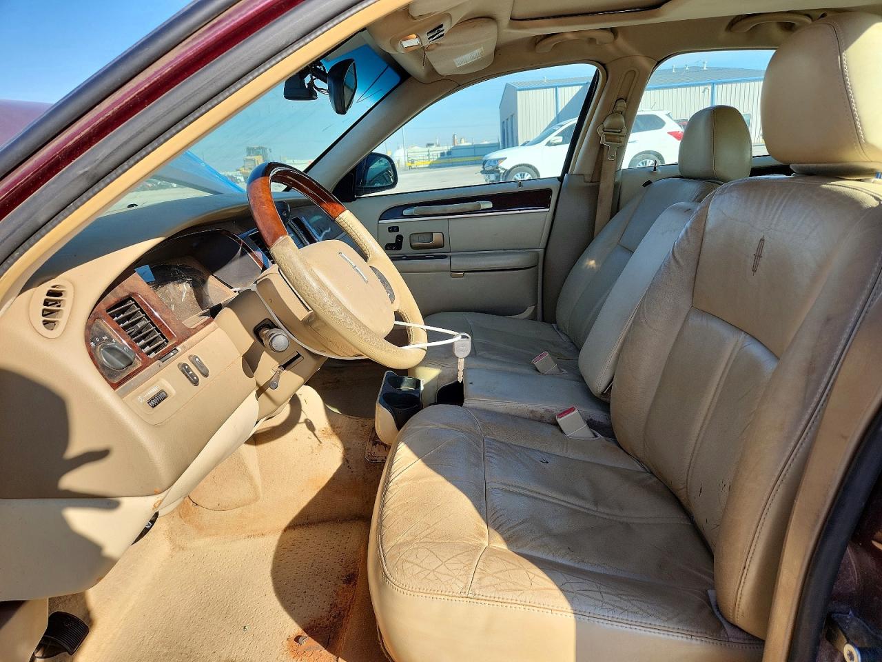 2006 LINCOLN TOWN CAR SIGNATURE LIMITED photo 13