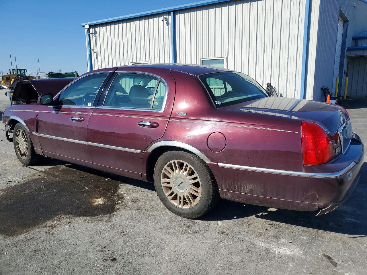 2006 LINCOLN TOWN CAR SIGNATURE LIMITED photo 3