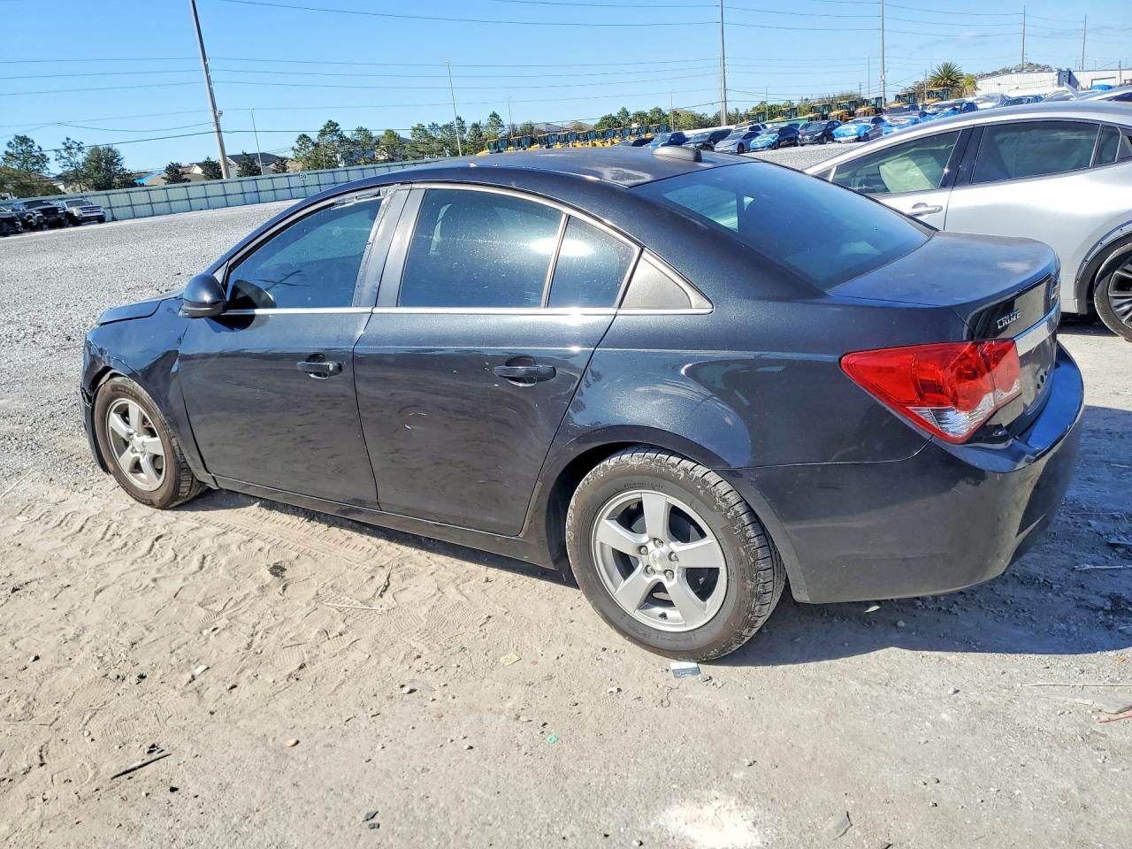 2015 CHEVROLET CRUZE LT photo 2