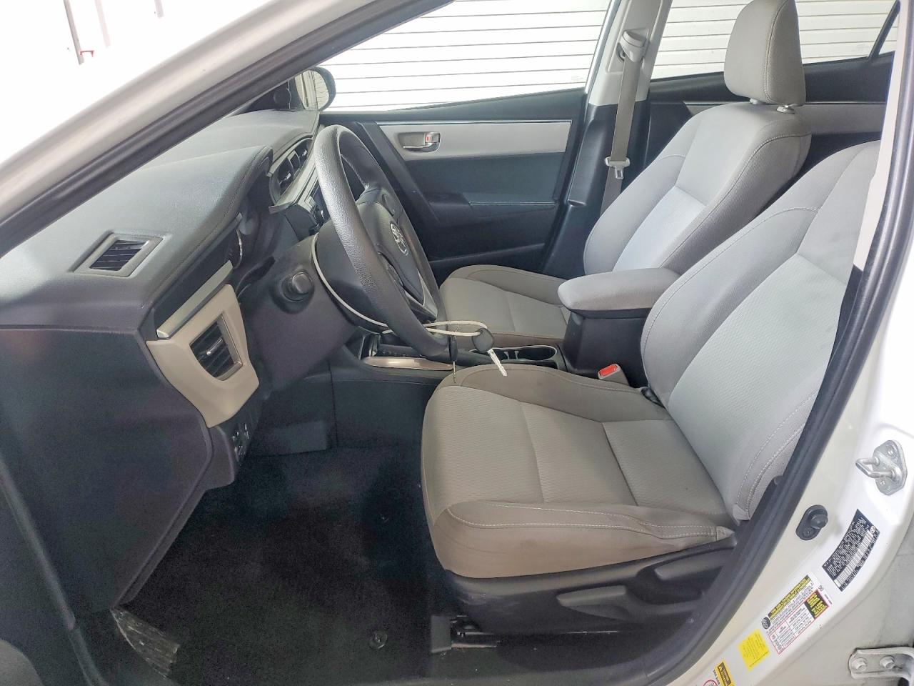 2016 TOYOTA COROLLA LE photo 19