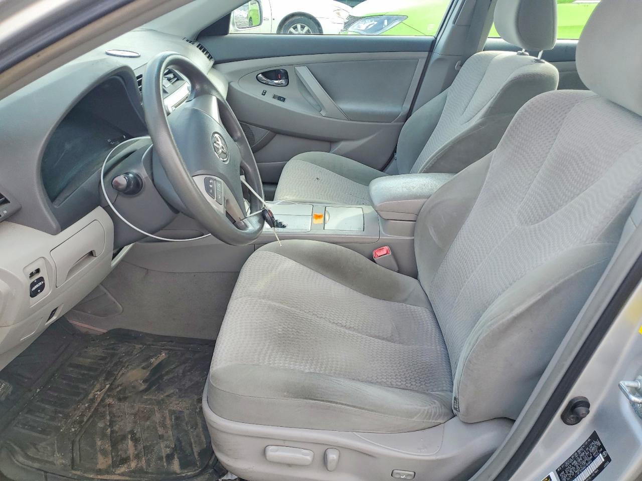 2011 TOYOTA CAMRY BASE photo 19