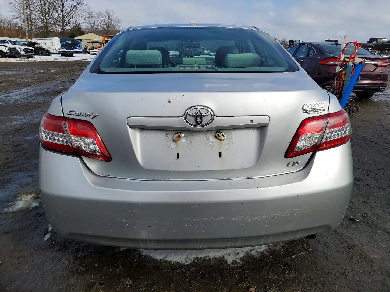 2011 TOYOTA CAMRY BASE photo 16