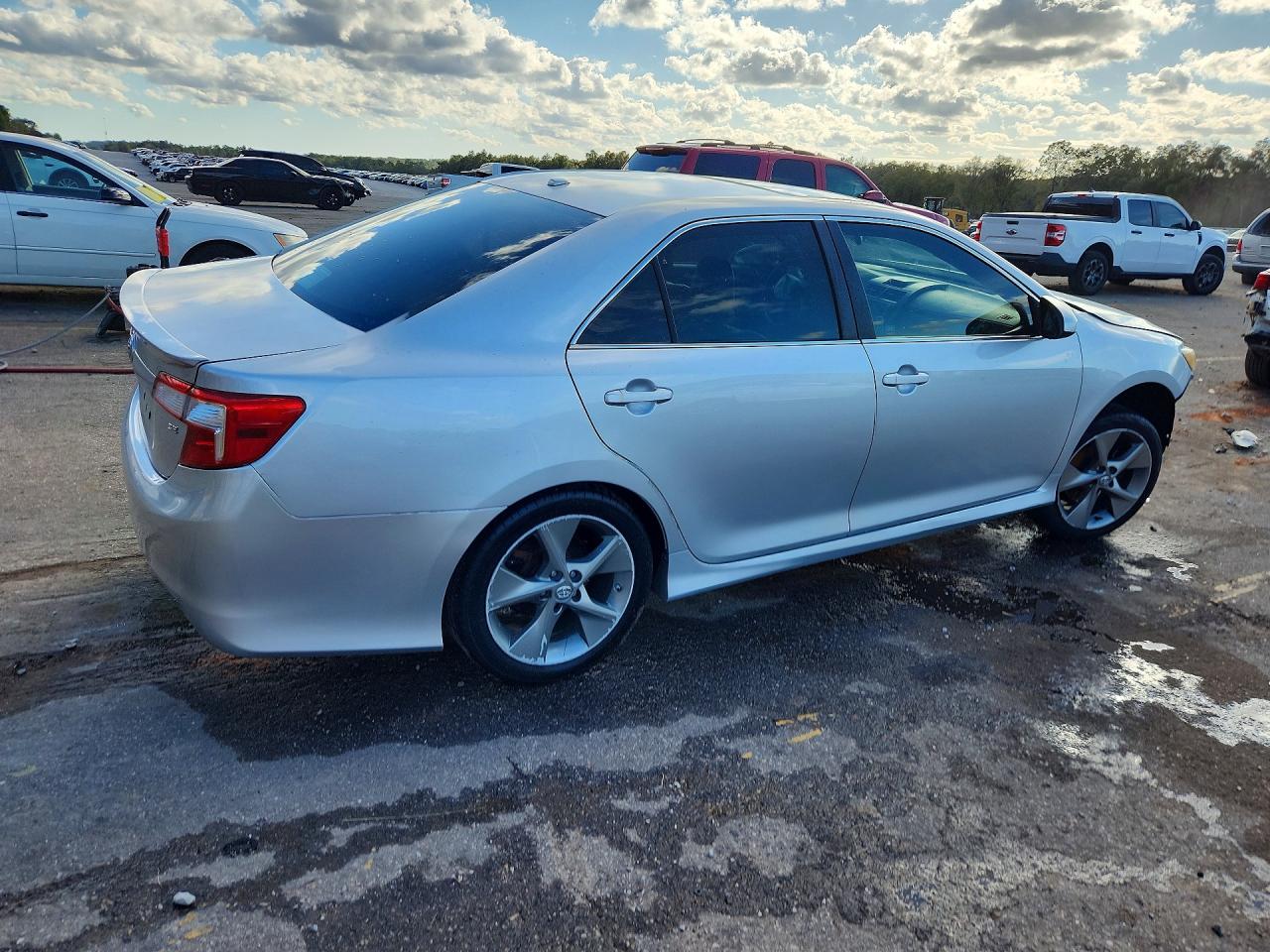 2012 TOYOTA CAMRY SE V6 photo 3