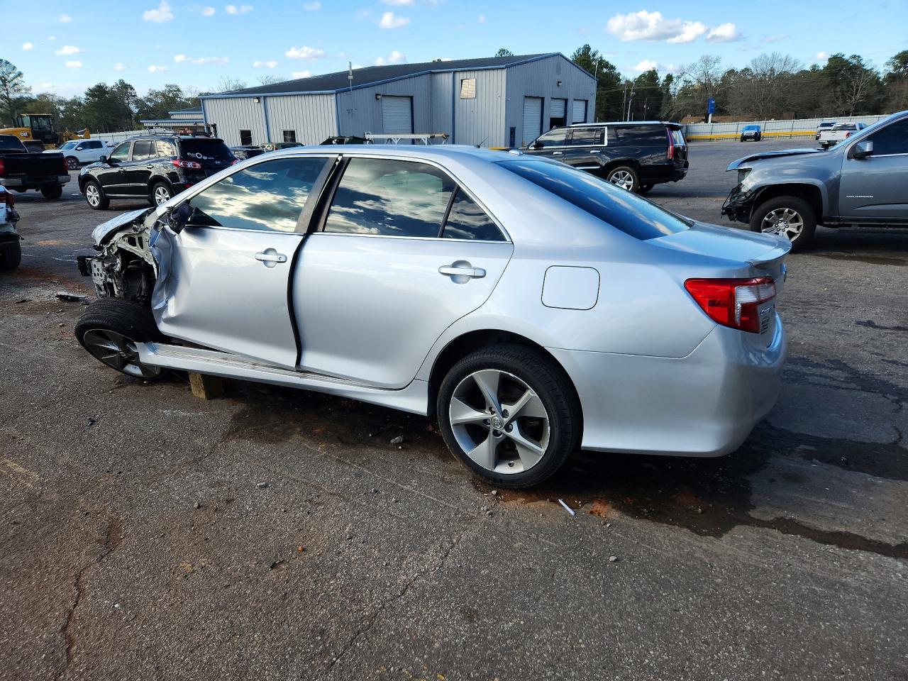 2012 TOYOTA CAMRY SE V6 photo 2