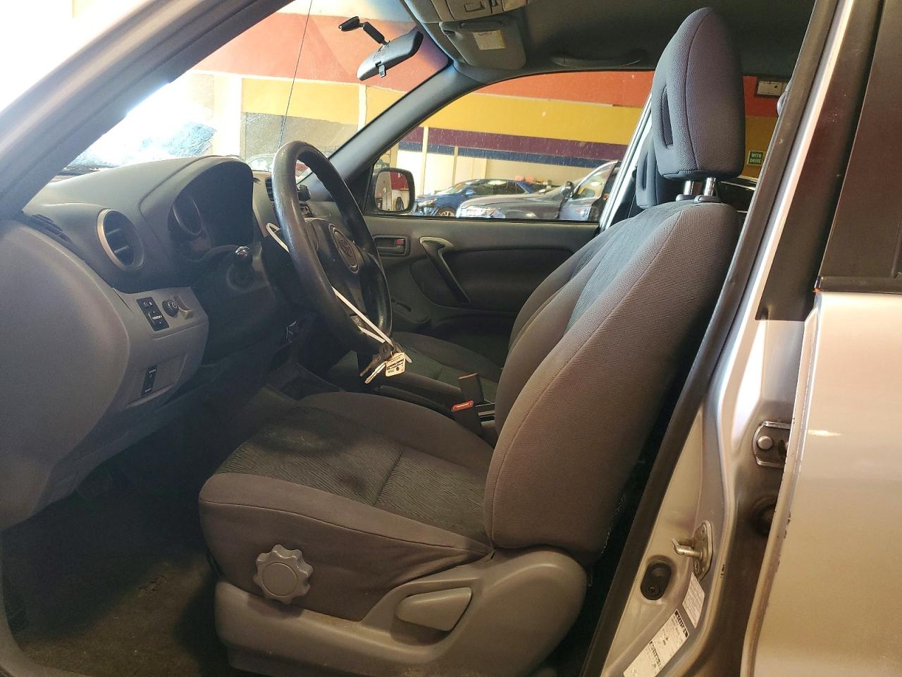2002 TOYOTA RAV4 BASE photo 13