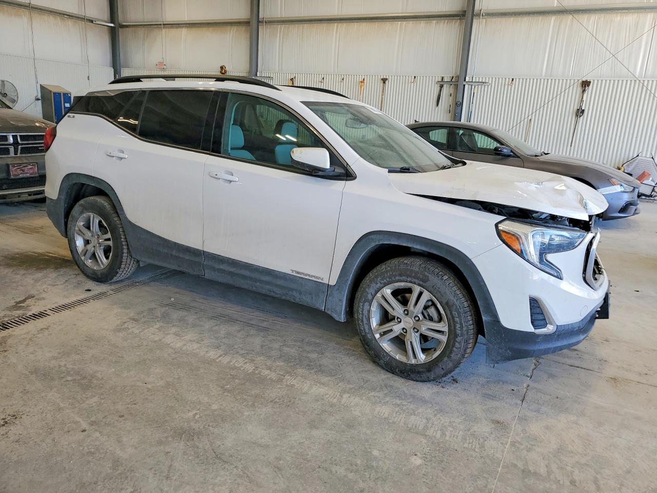 2020 GMC TERRAIN SLE photo 4