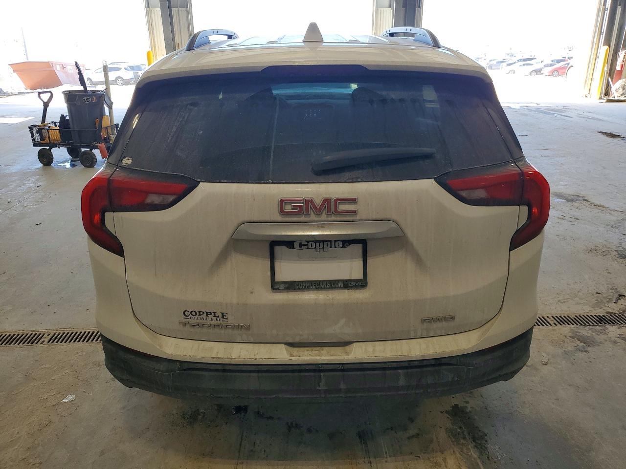 2020 GMC TERRAIN SLE photo 6