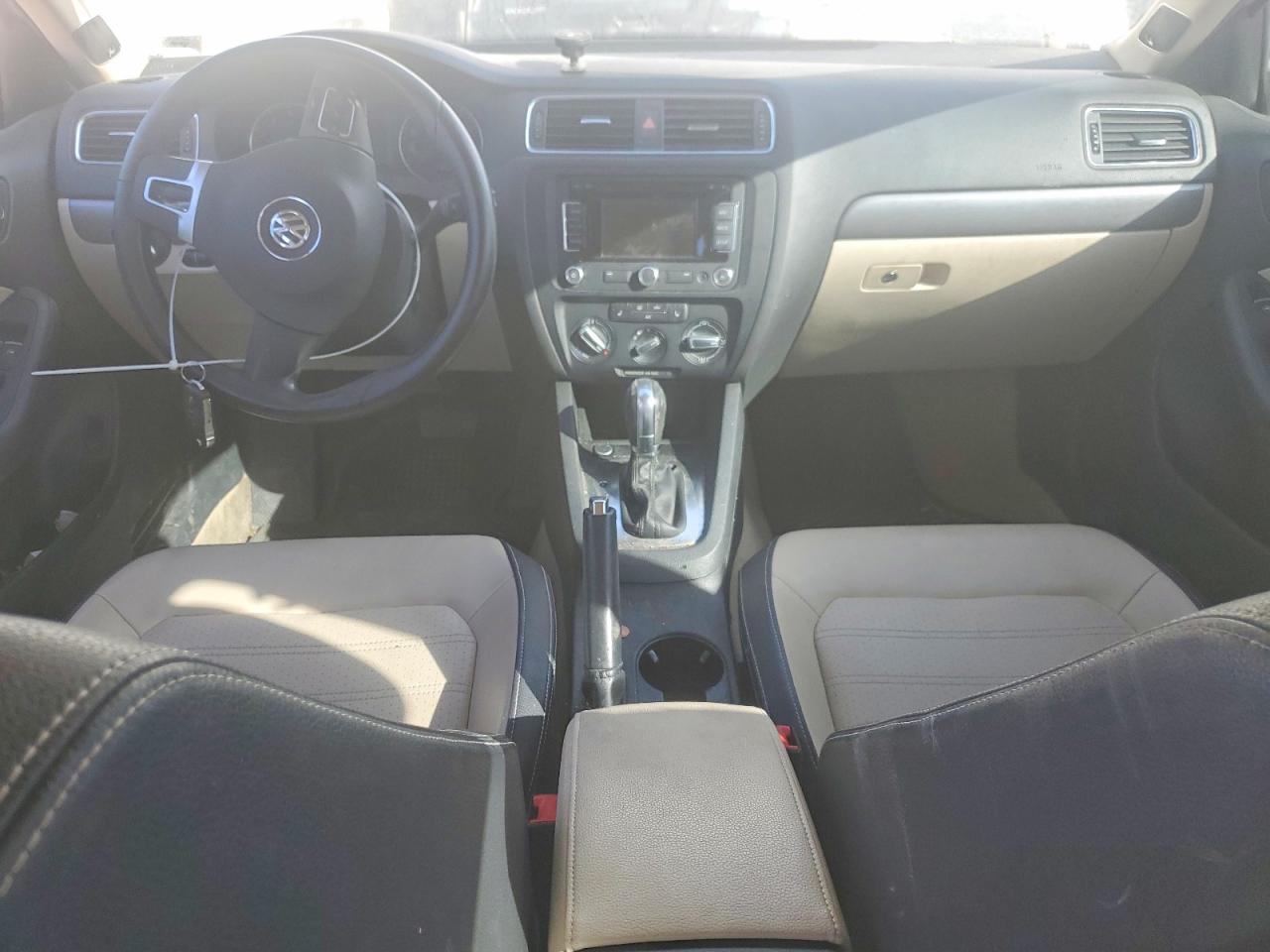 2013 VOLKSWAGEN JETTA photo 8