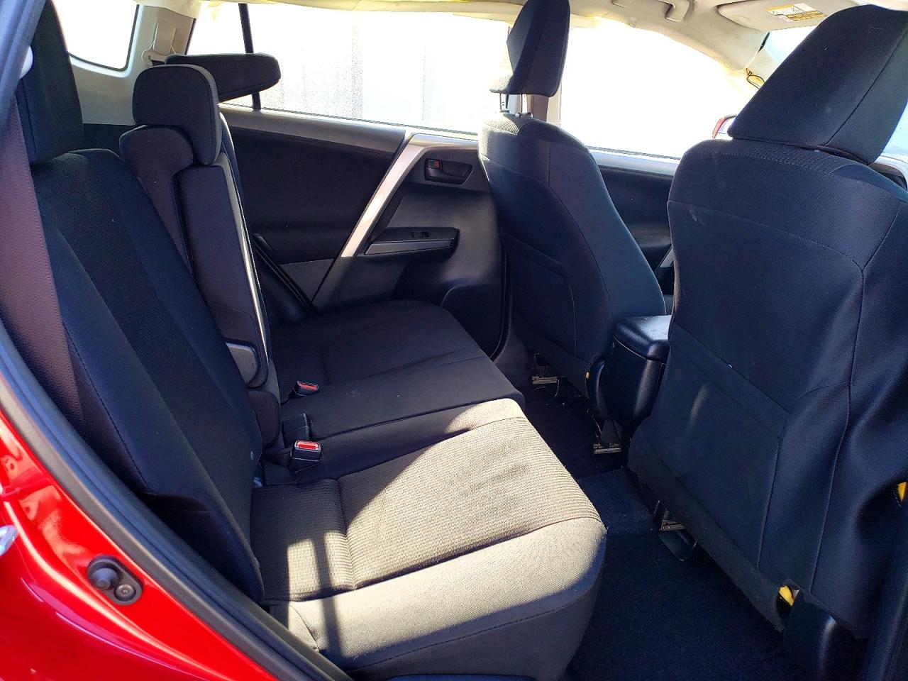2017 TOYOTA RAV4 LE photo 11