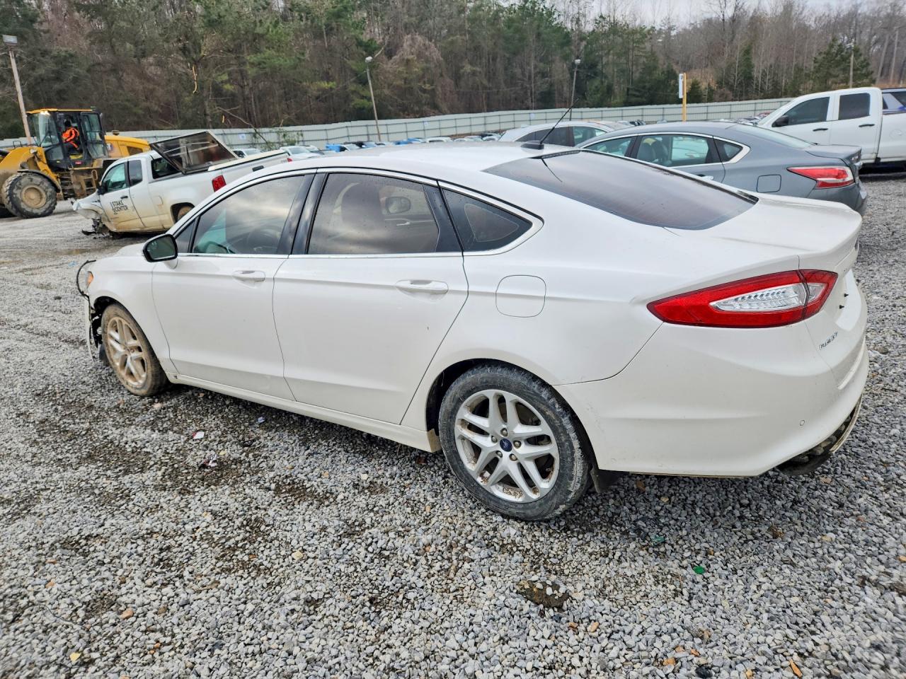 2015 FORD FUSION SE photo 2
