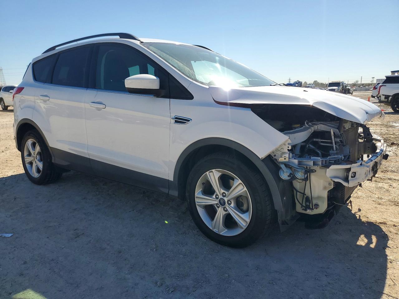 2016 FORD ESCAPE SE photo 4