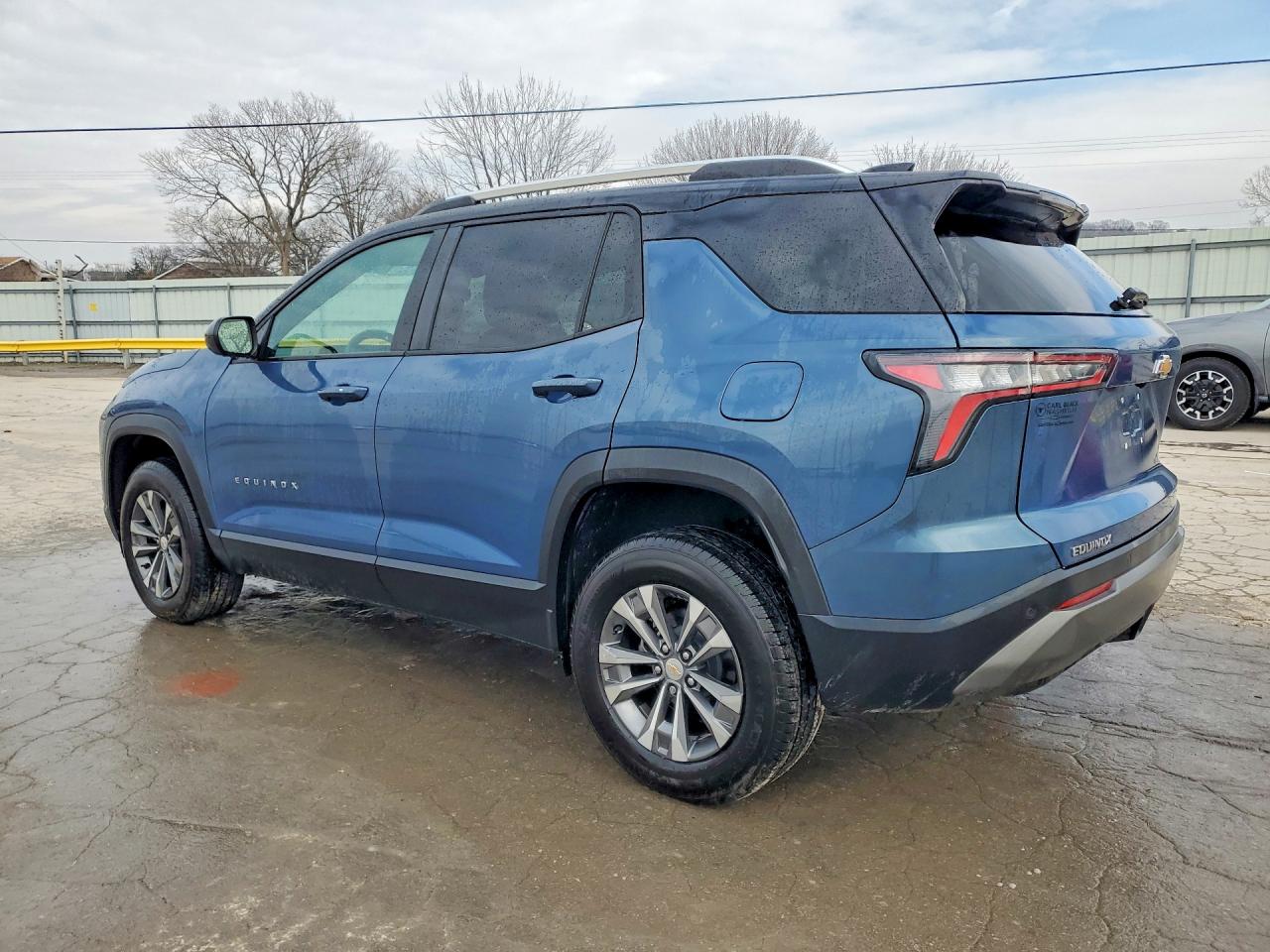 2026 CHEVROLET EQUINOX LT photo 2