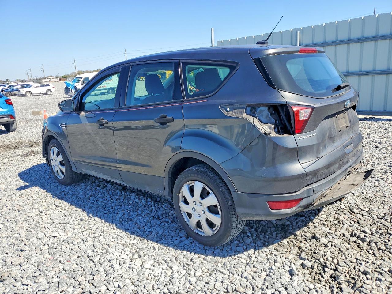 2019 FORD ESCAPE S photo 3