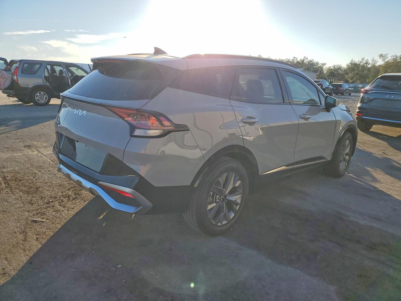 2025 KIA SPORTAGE SX photo 5