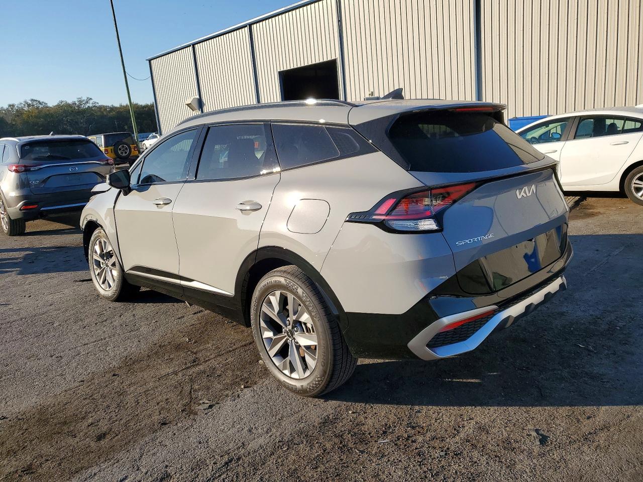2025 KIA SPORTAGE SX photo 3
