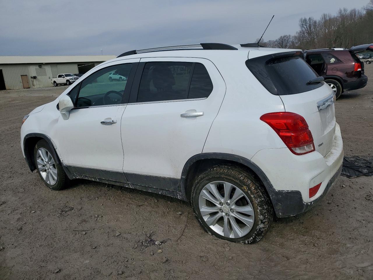 2020 CHEVROLET TRAX PREMIER photo 2
