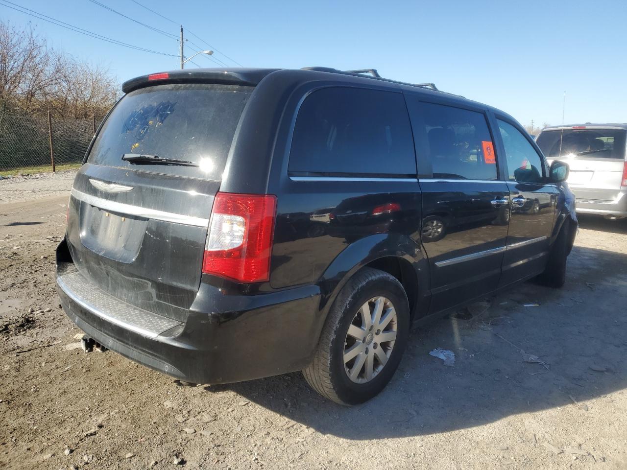 2012 CHRYSLER TOWN & COUNTRY TOURING L photo 5