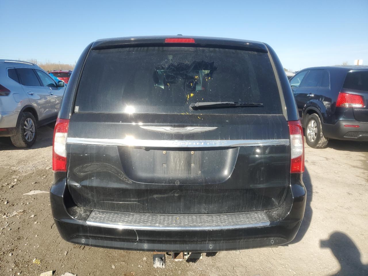 2012 CHRYSLER TOWN & COUNTRY TOURING L photo 11