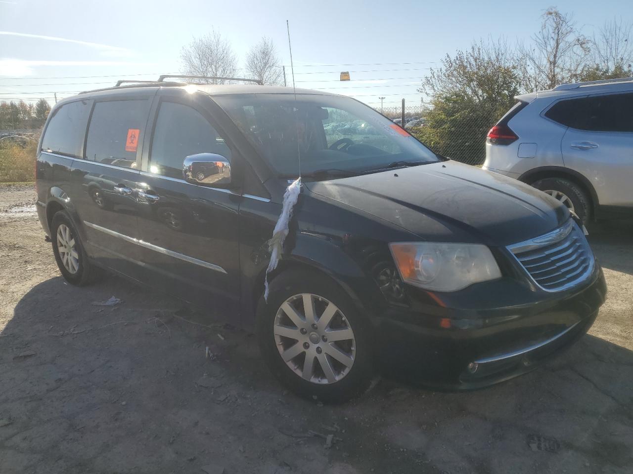2012 CHRYSLER TOWN & COUNTRY TOURING L photo 7