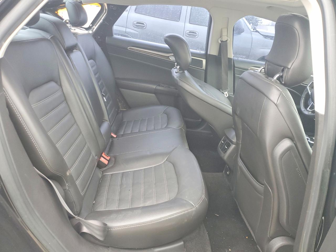 2014 FORD FUSION SE photo 28