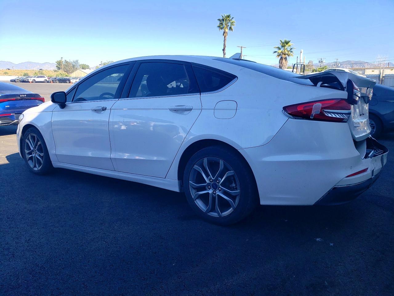 2020 FORD FUSION SE photo 2