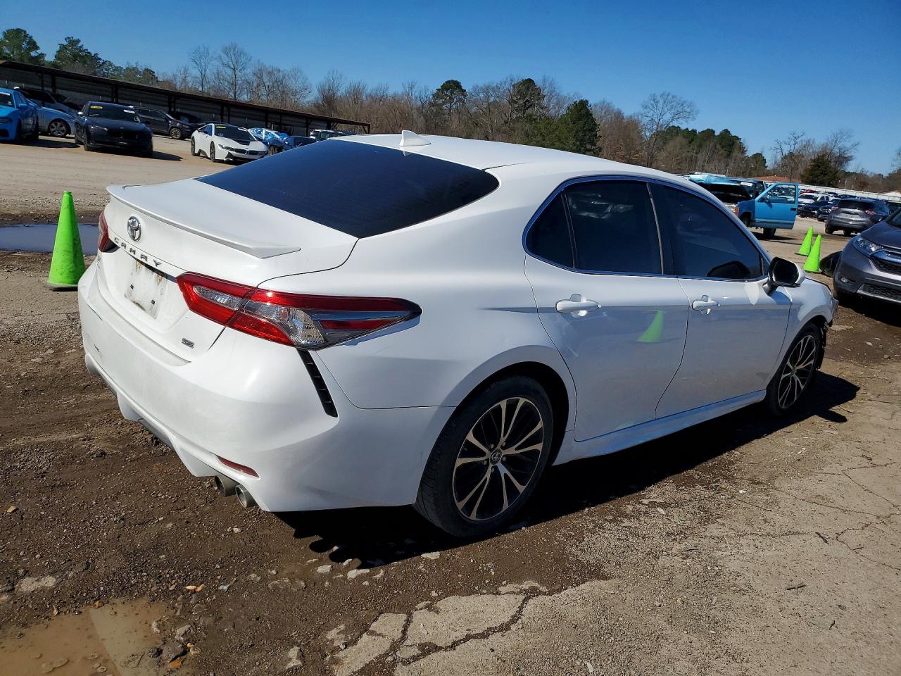2019 TOYOTA CAMRY L photo 5