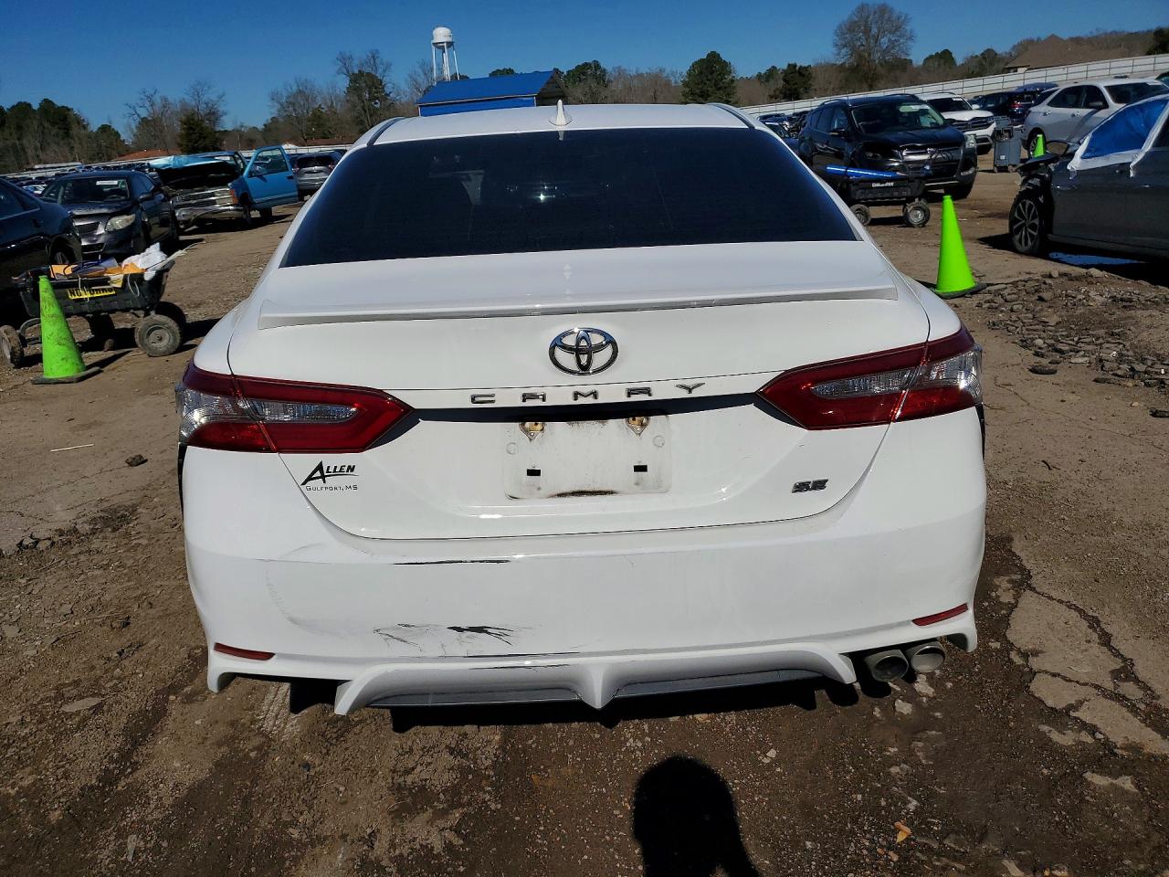 2019 TOYOTA CAMRY L photo 11
