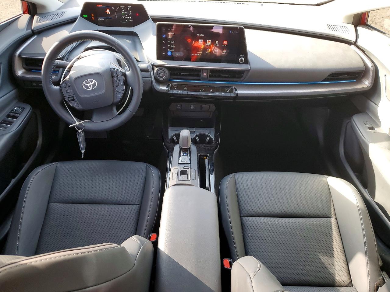 2025 TOYOTA PRIUS photo 8