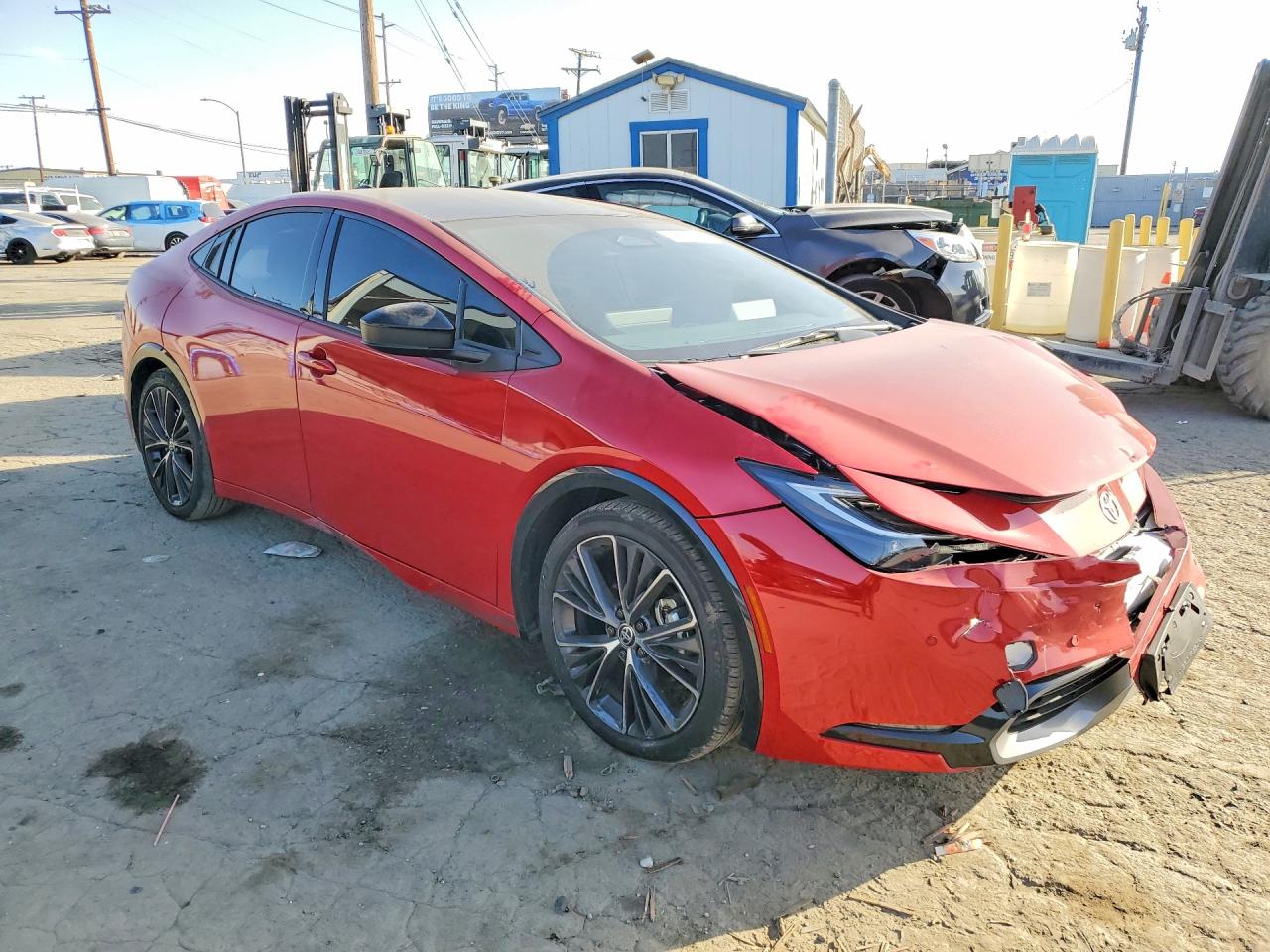 2025 TOYOTA PRIUS photo 4