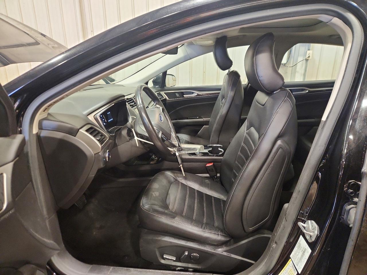 2016 FORD FUSION SE photo 13