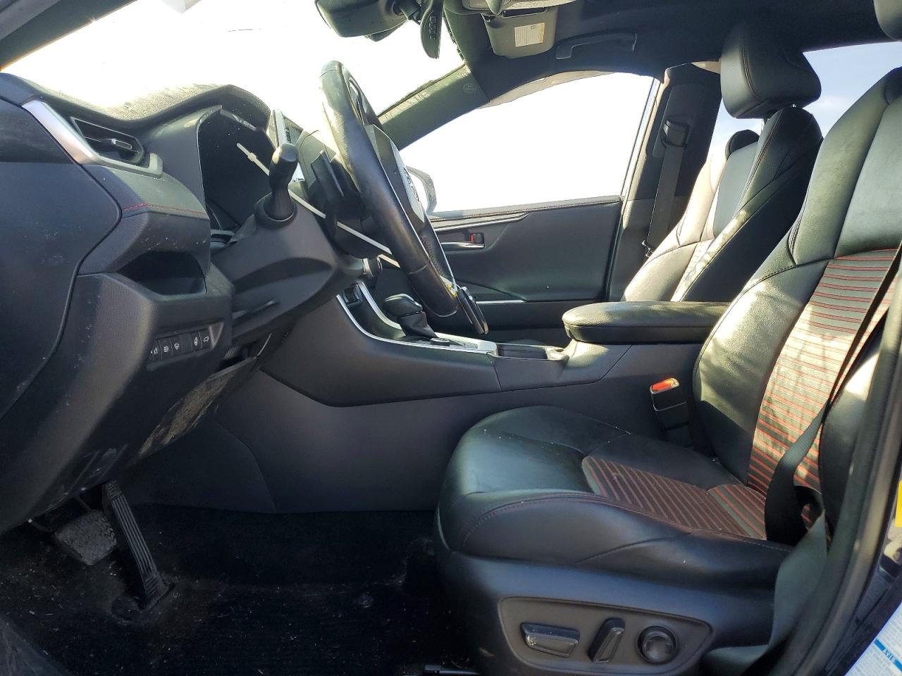 2021 TOYOTA RAV4 PRIME XSE photo 13