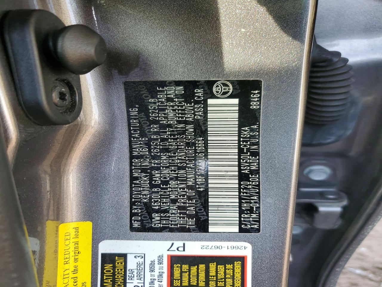 2017 TOYOTA CAMRY SE photo 34