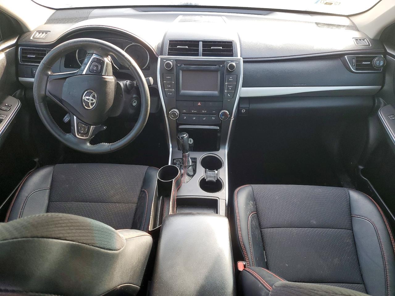 2017 TOYOTA CAMRY SE photo 22