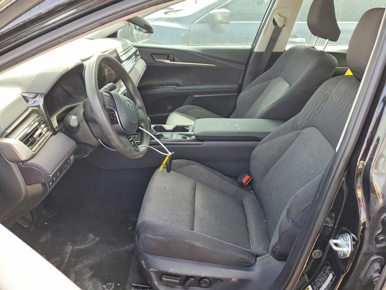 2025 TOYOTA CAMRY LE photo 7