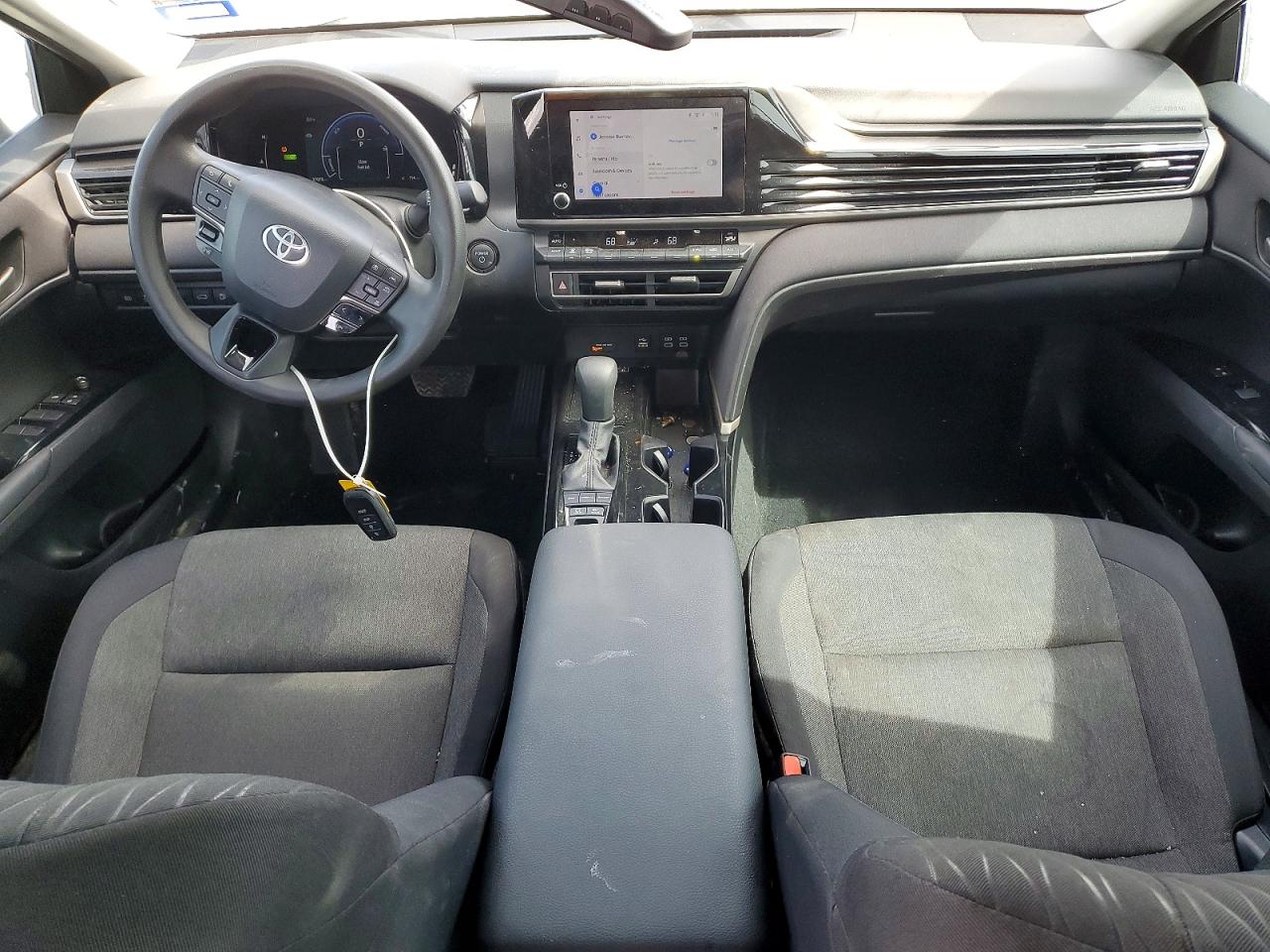 2025 TOYOTA CAMRY LE photo 8