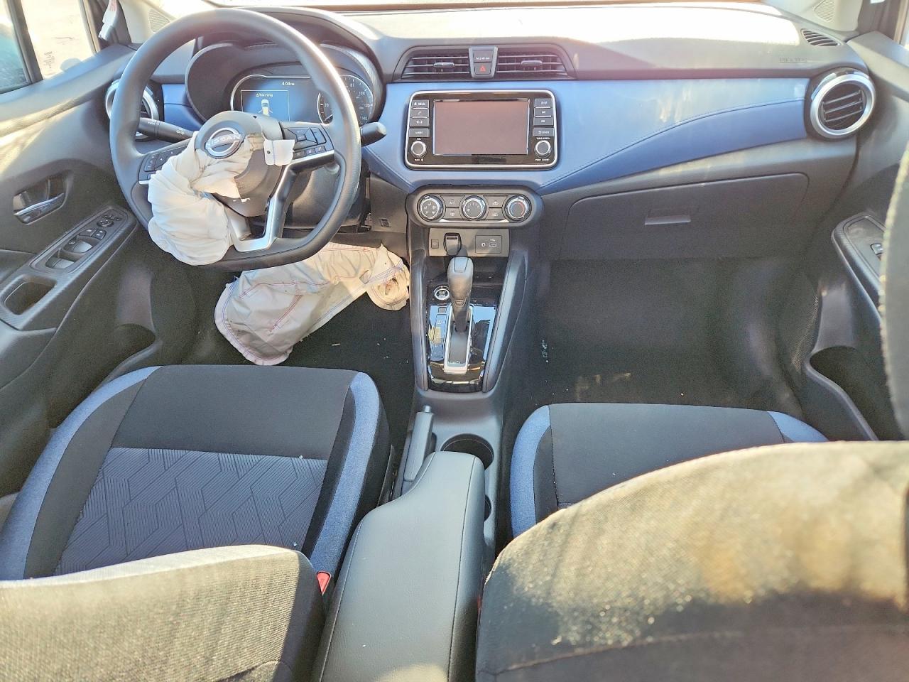 2025 NISSAN VERSA SV photo 15