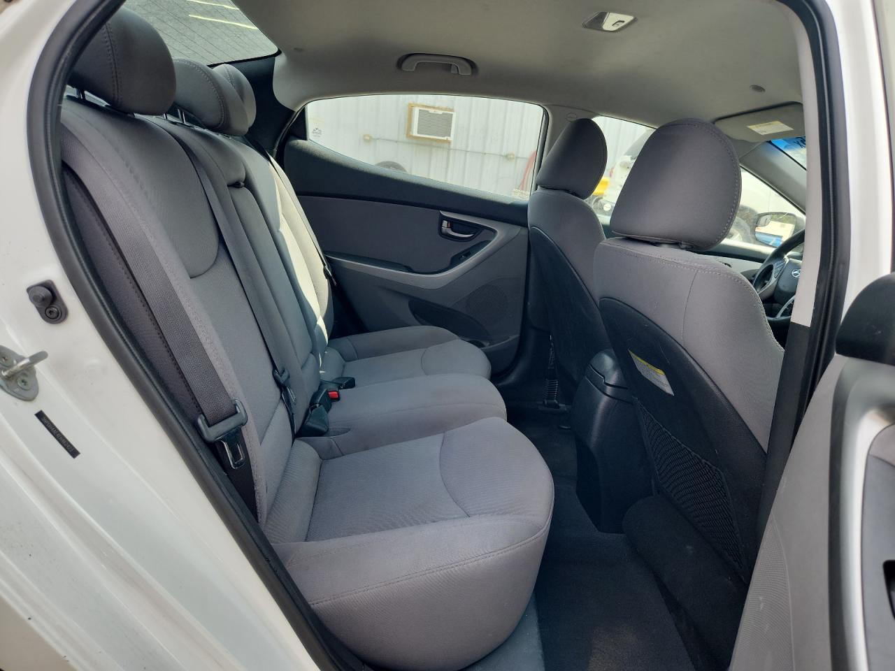 2014 HYUNDAI ELANTRA SE photo 28