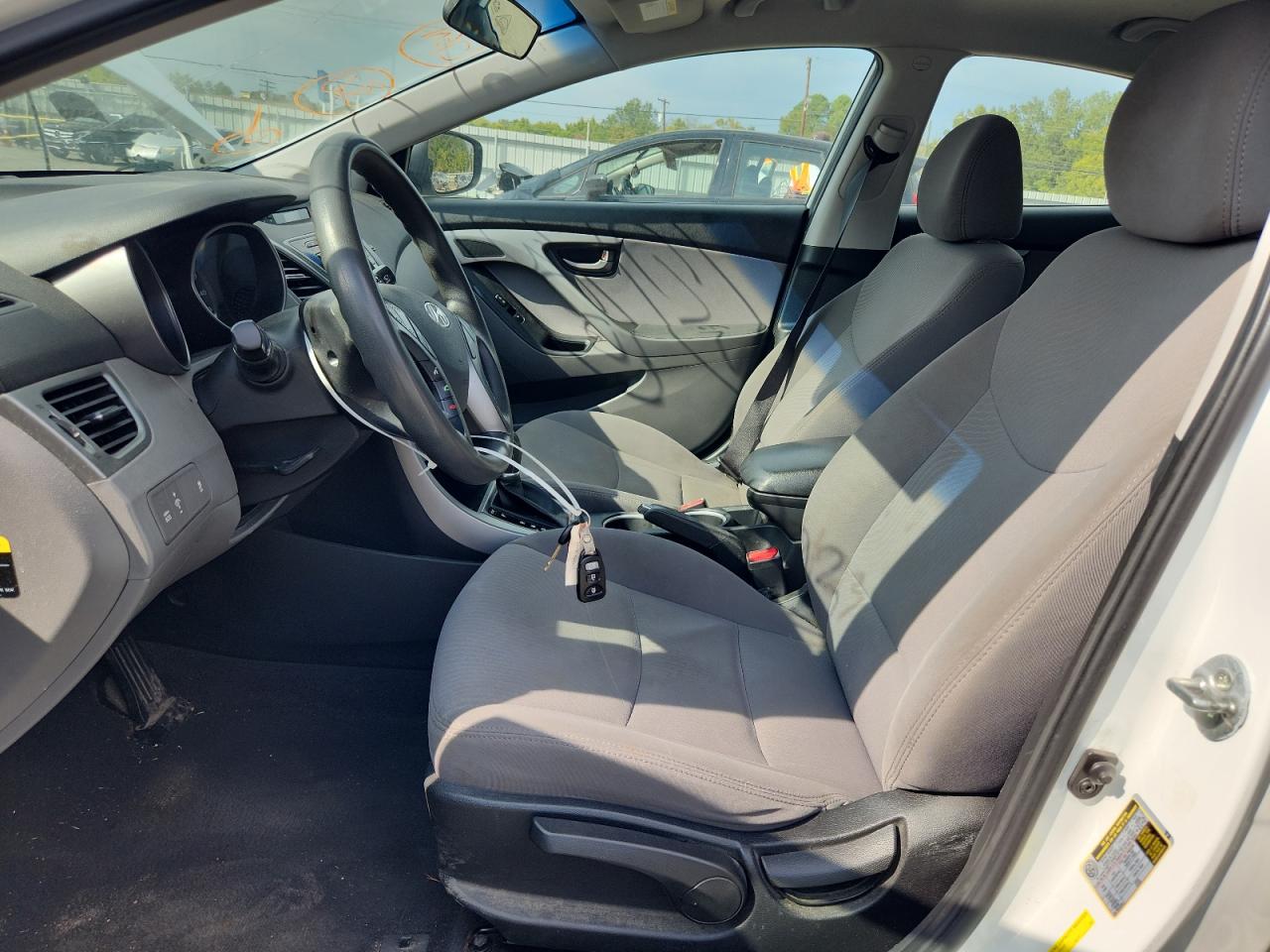 2014 HYUNDAI ELANTRA SE photo 19