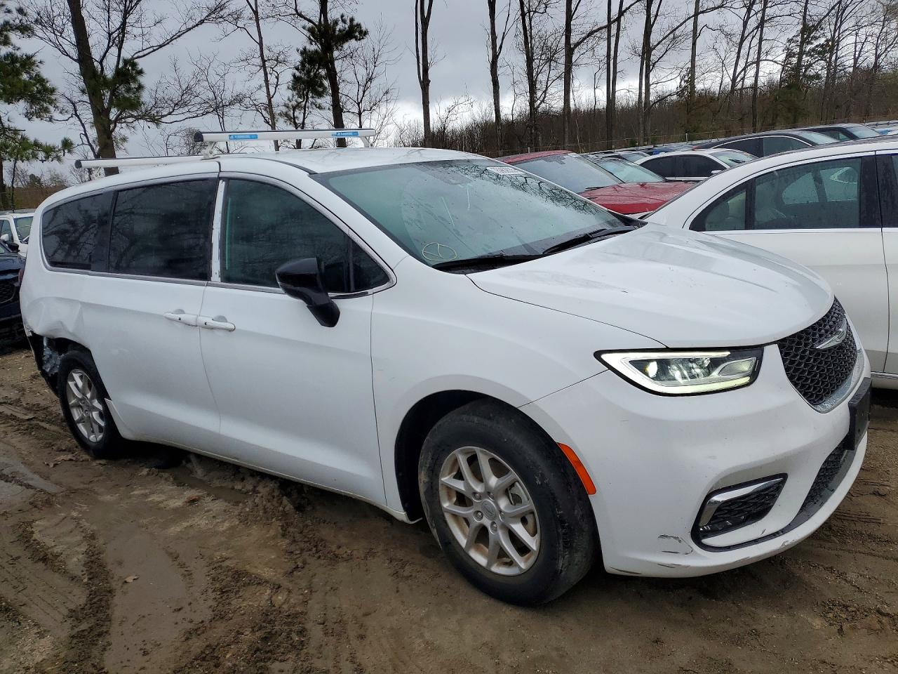 2024 CHRYSLER PACIFICA TOURING photo 7