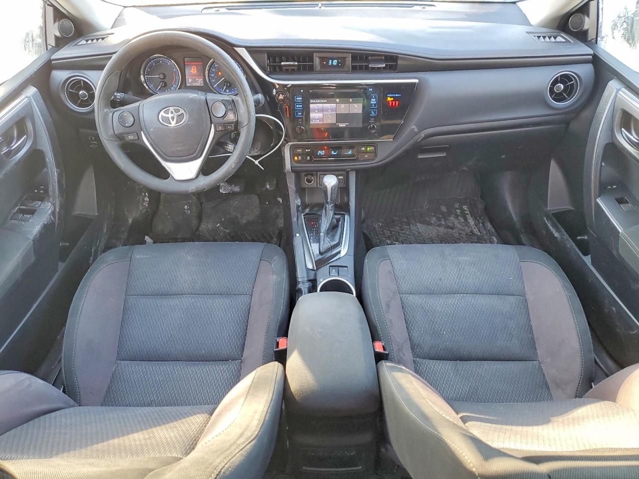 2019 TOYOTA COROLLA L photo 15