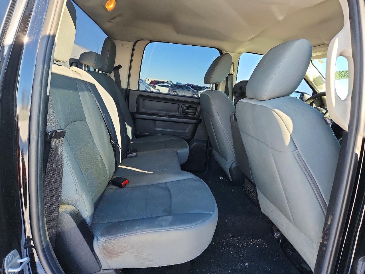 2014 RAM 1500 ST photo 28