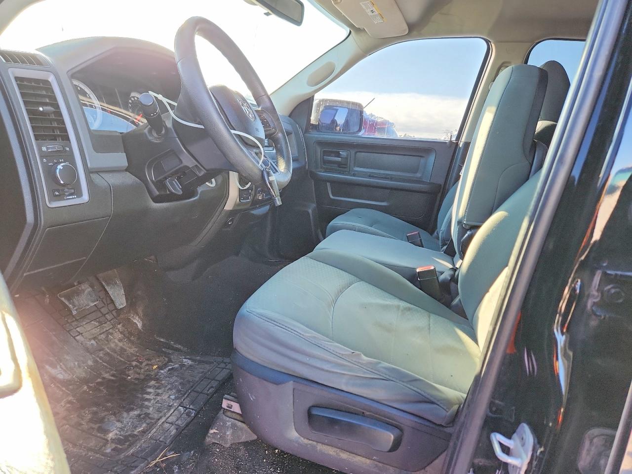 2014 RAM 1500 ST photo 19
