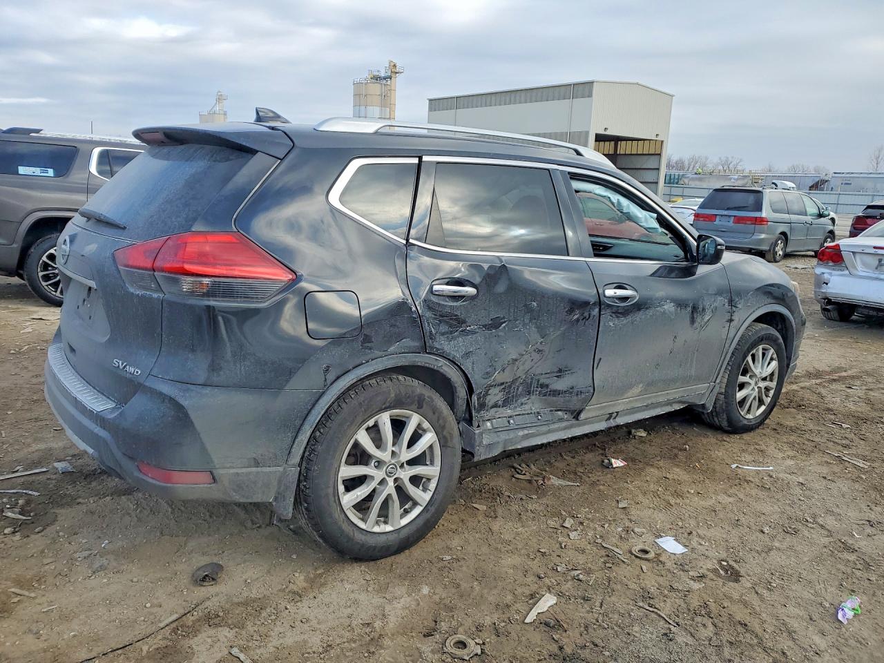 2017 NISSAN ROGUE SV photo 5