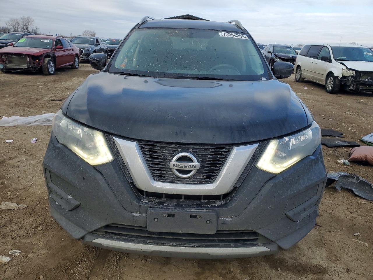 2017 NISSAN ROGUE SV photo 9