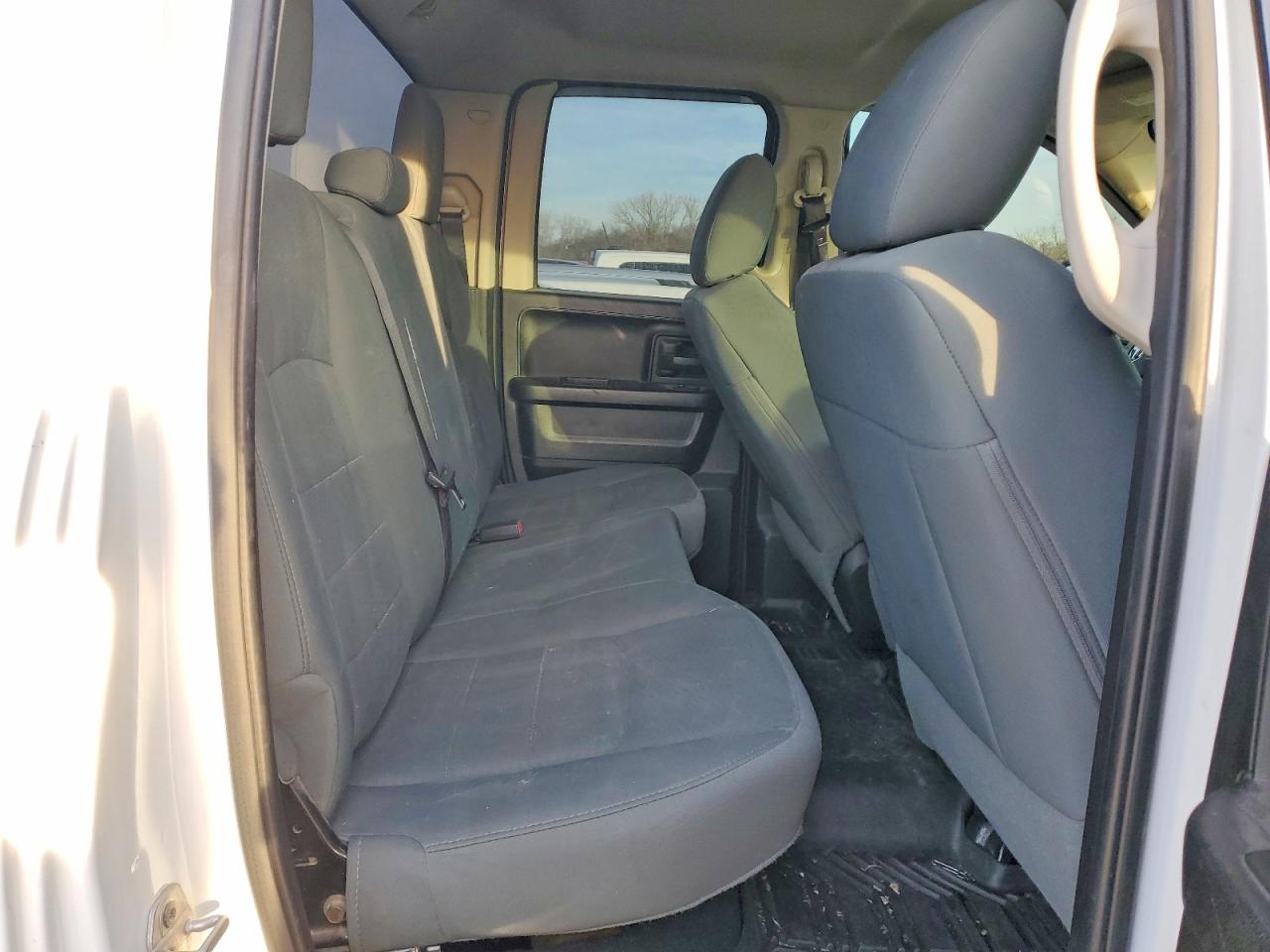 2015 RAM 1500 ST photo 19