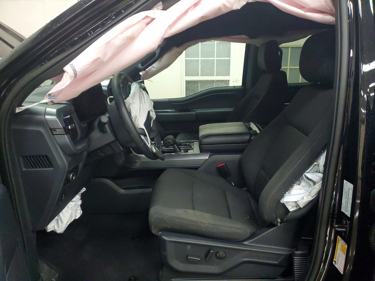 2025 FORD F150 XLT photo 13