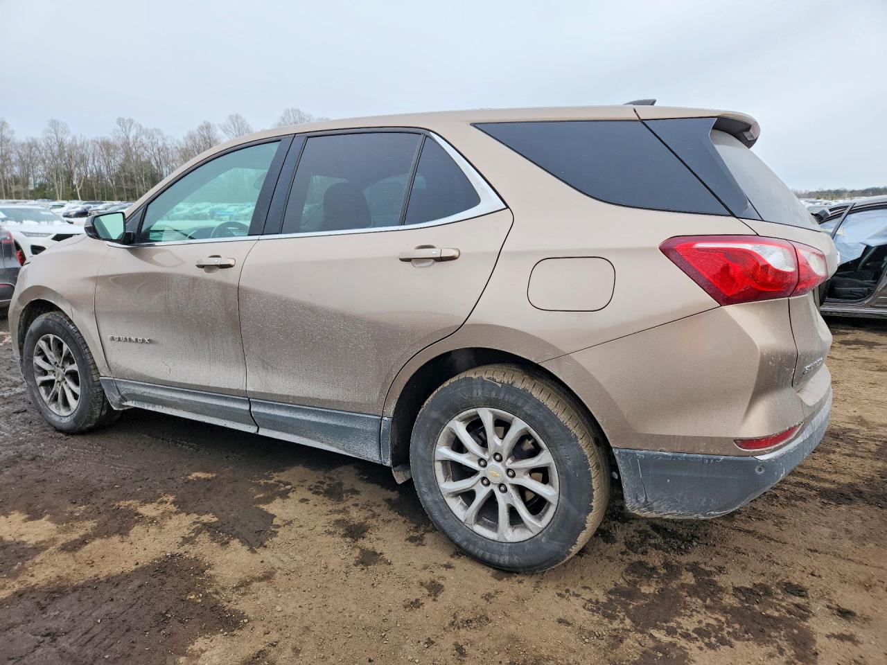 2019 CHEVROLET EQUINOX LT photo 2