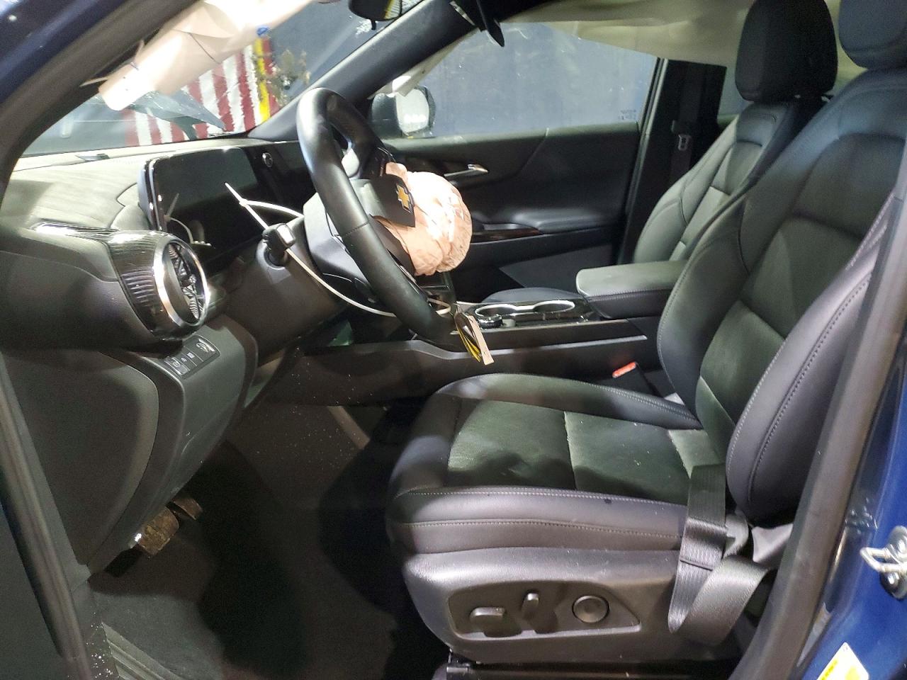 2026 CHEVROLET EQUINOX LT photo 13